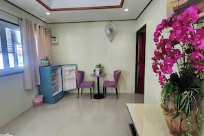 ห้องแฟมิลี่ | โต๊ะทำงาน, Wi-Fi ฟรี, ผ้าปูที่นอน