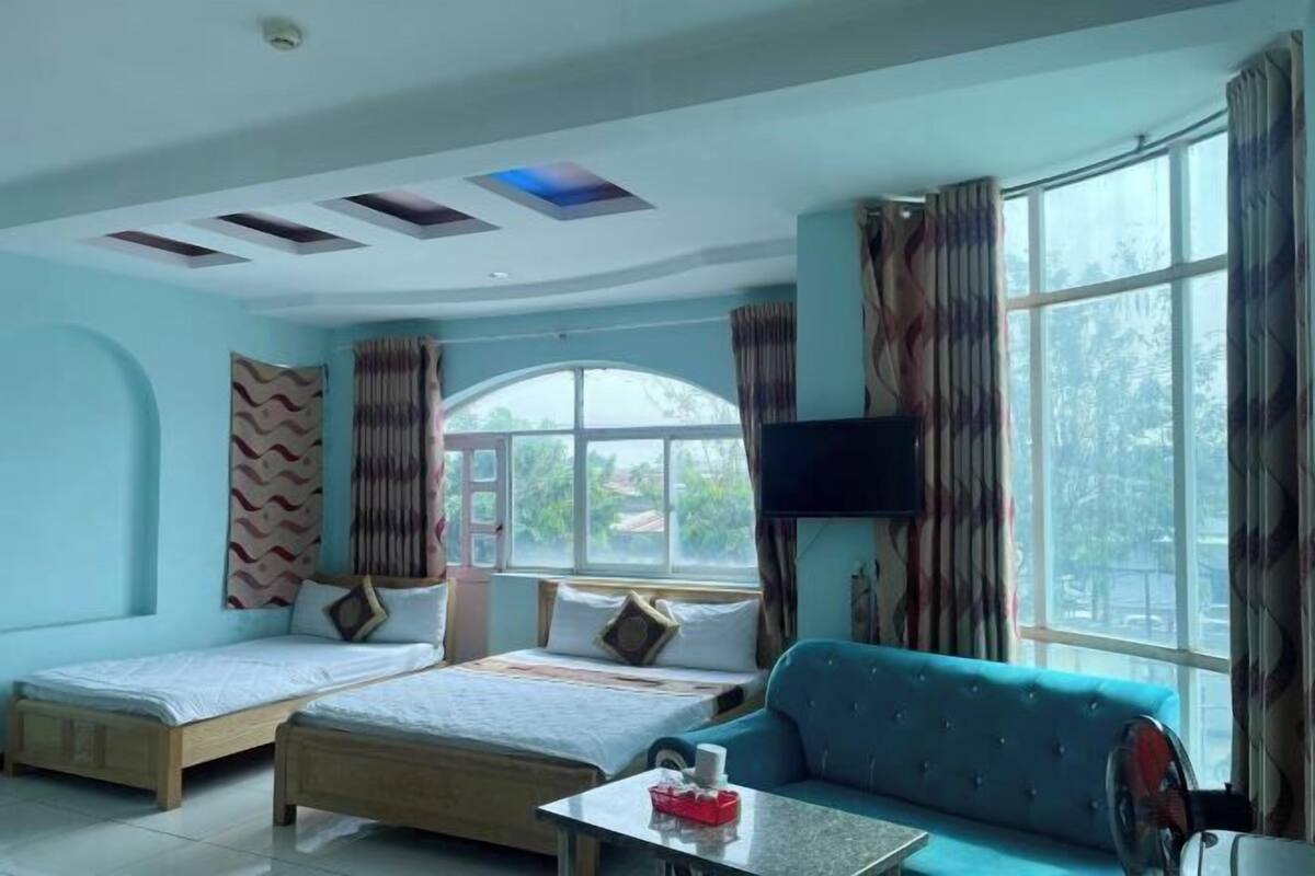 Free WiFi, bed sheets