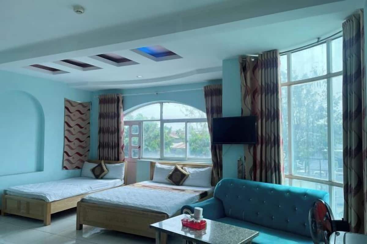 Free WiFi, bed sheets