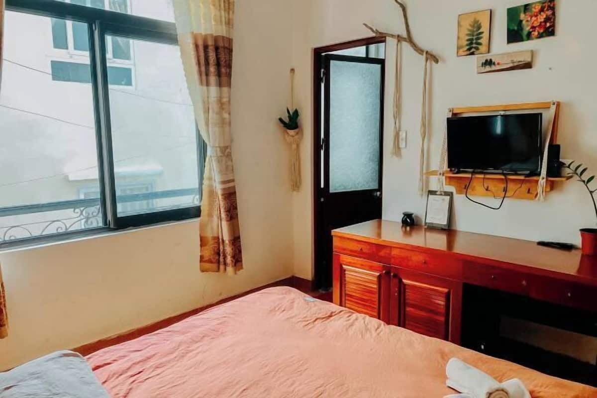 Iron/ironing board (on request), free WiFi, bed sheets