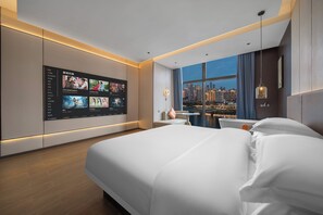 Elite Double Room | Down comforters, desk, laptop workspace, free WiFi