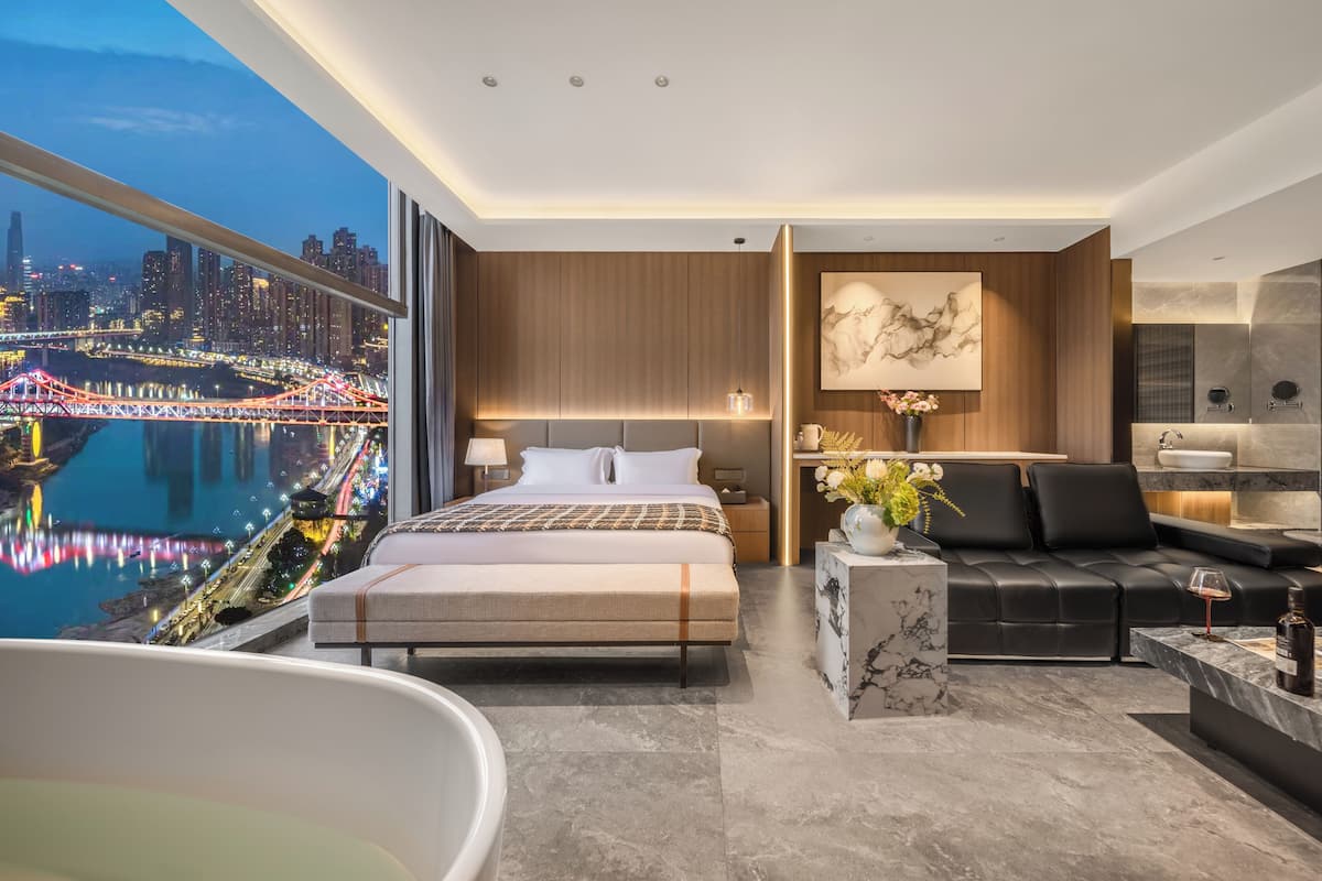 Suite Comfort | Copriletto in piuma, una scrivania, postazione laptop, Wi-Fi gratuito