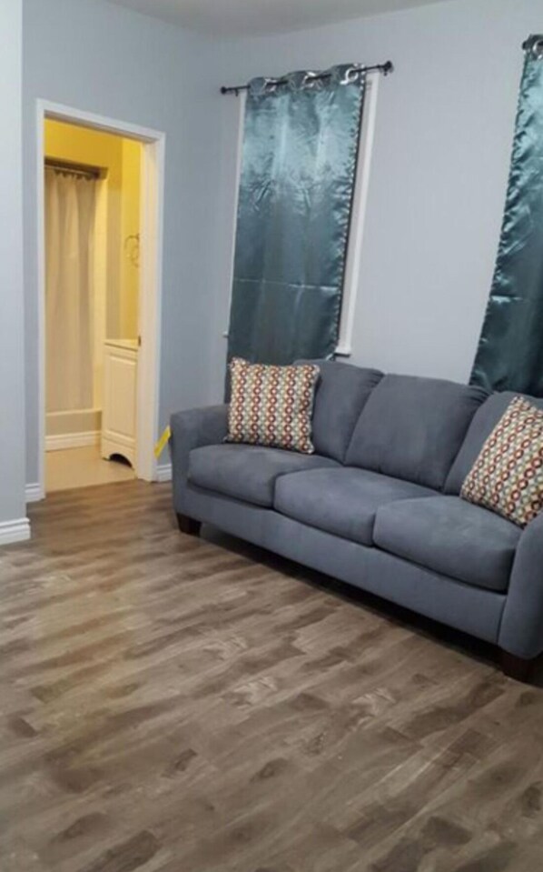 Living area - Unfurnished Cozy Studio Apartment in Studio City (Studio City)