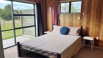3 bedrooms, bed sheets