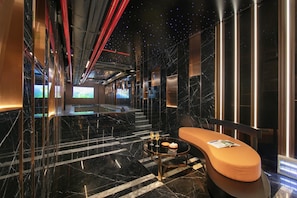 Indoor spa tub