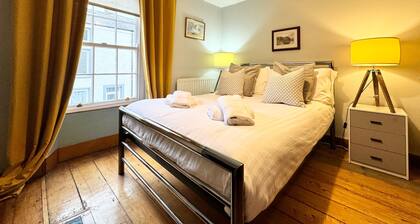 The Old Locksmith Cottage, 3 - Bed, Sleeps 6