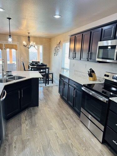 Charming 3-bedroom house with AC, WiFi in tranquil Hobbs