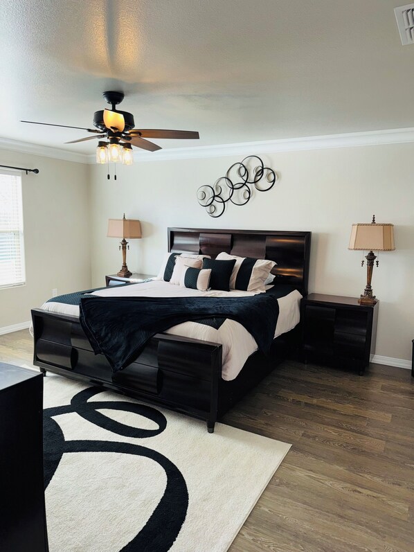 3 bedrooms, iron/ironing board, WiFi, bed sheets