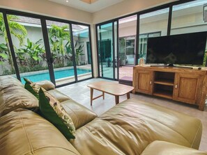 Living area - Beautiful 4 Bedroom Private Pool Villa in Laguna Bangtao, Daily Cleaning (Tambon Choeng Thale)