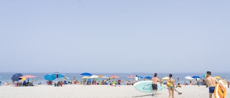 Una spiaggia nelle vicinanze