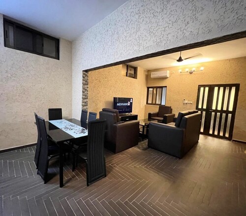 Charming & Quiet 2-bedroom apartment close to beach