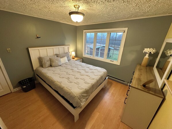 2 bedrooms, iron/ironing board, free WiFi, bed sheets