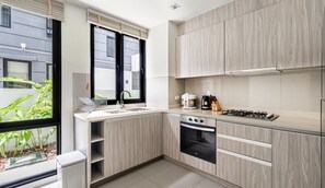 Private kitchen - Beautiful 5 Bedroom Pool Villa in Laguna Bangtao, Close to beach, Daily Cleaning (Tambon Choeng Thale)