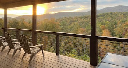 Rustic Ellijay Cabin Private Hot Tub Scenic Mountain View’s-close to Blue Ridge