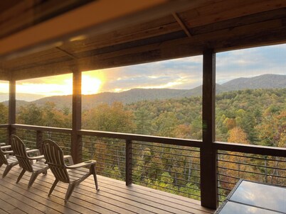 Rustic Ellijay Cabin Private Hot Tub Scenic Mountain View’s-close to Blue Ridge