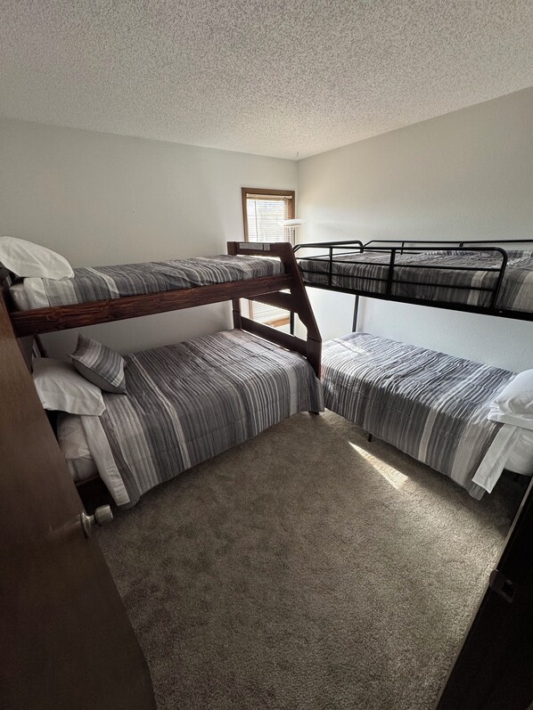 3 bedrooms, WiFi, bed sheets