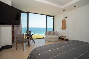 6 bedrooms, iron/ironing board, WiFi, bed sheets