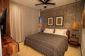 3 bedrooms, WiFi, bed sheets - Casa Serena: Oasis in front of the Caribbean with Pool and Terrace (Isla Mujeres)