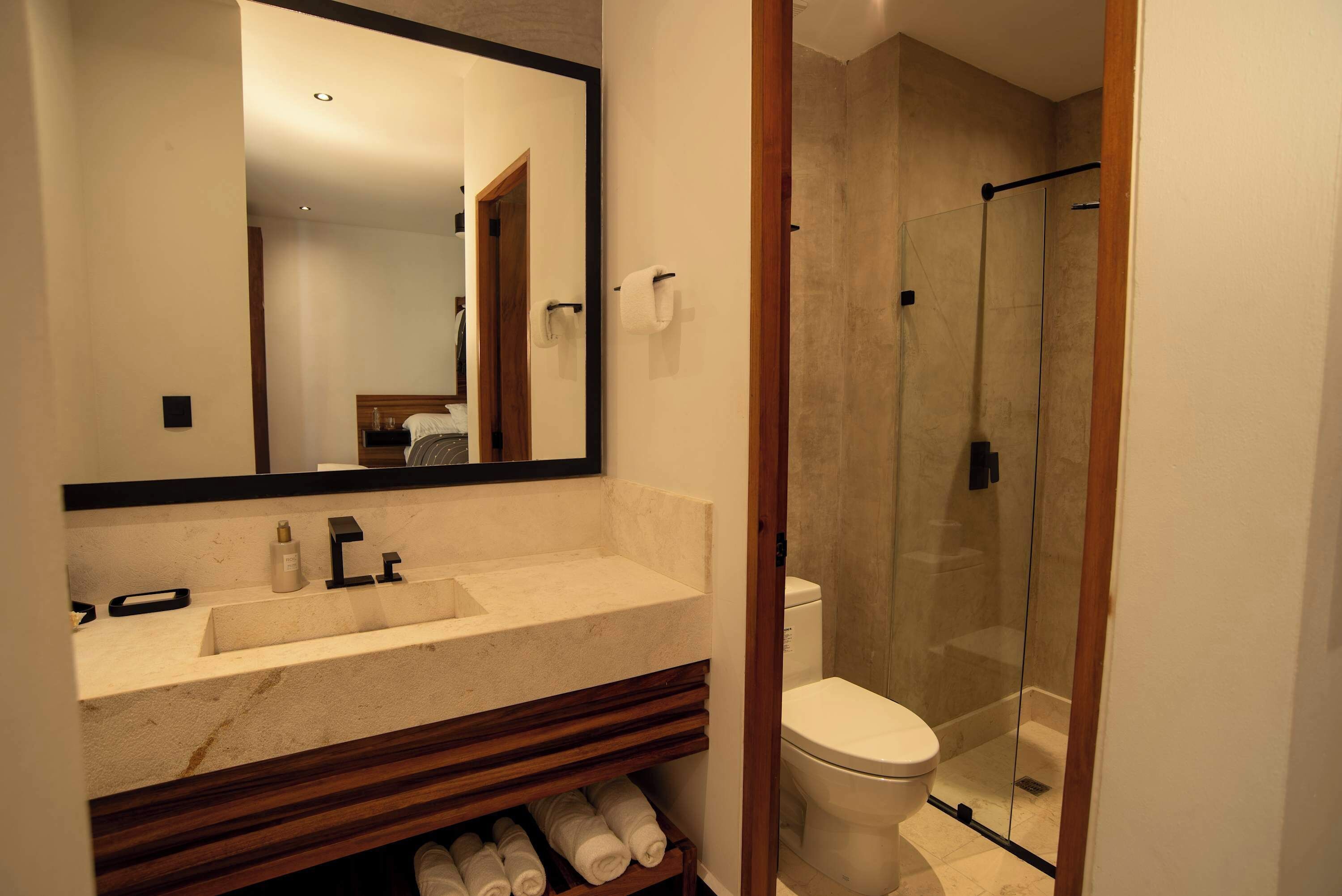 Douche, serviettes fournies