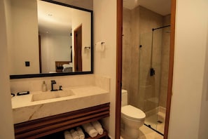 Douche, serviettes fournies