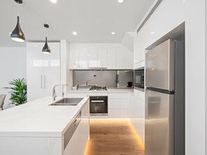 Fridge, microwave, oven, stovetop