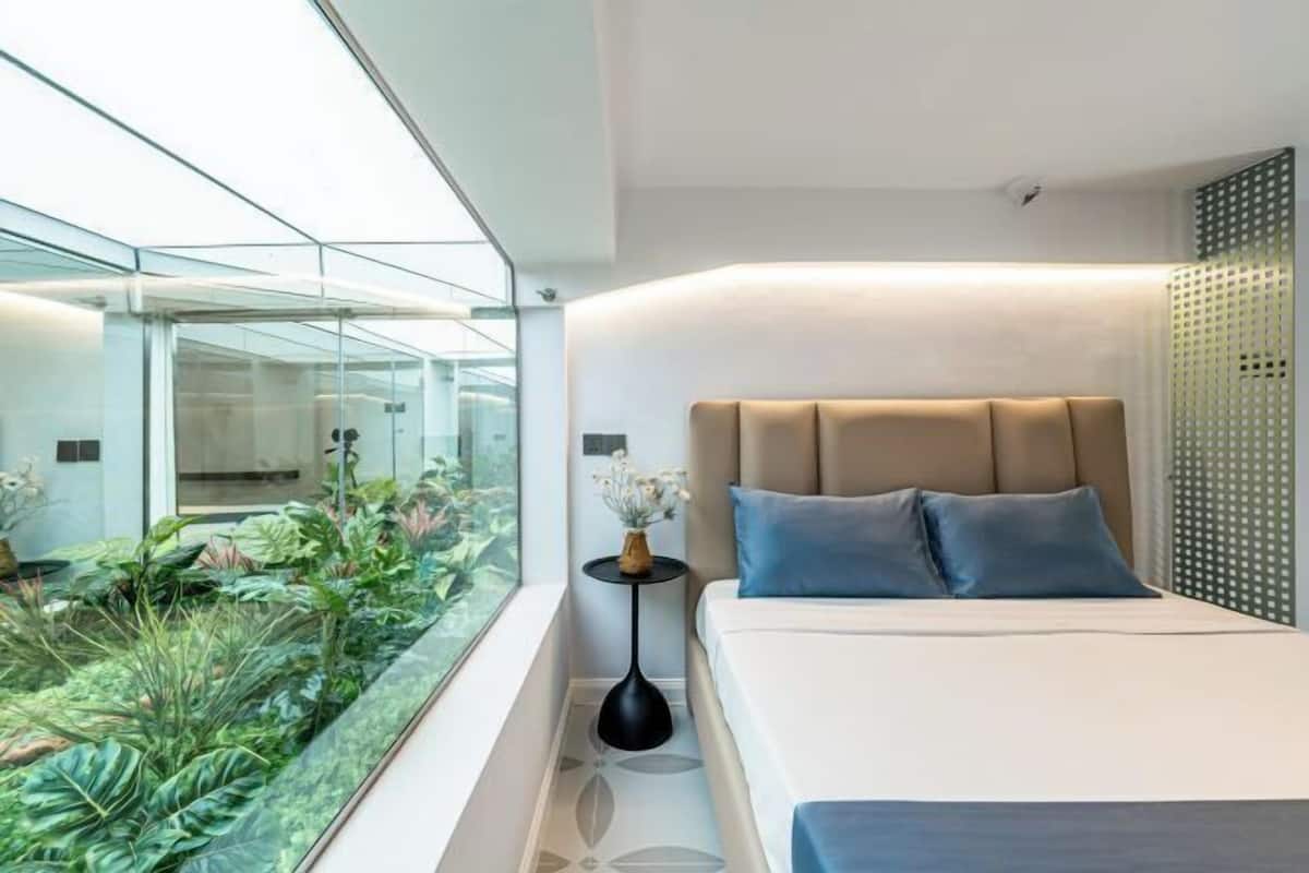 1 bedroom, Egyptian cotton sheets, premium bedding, minibar