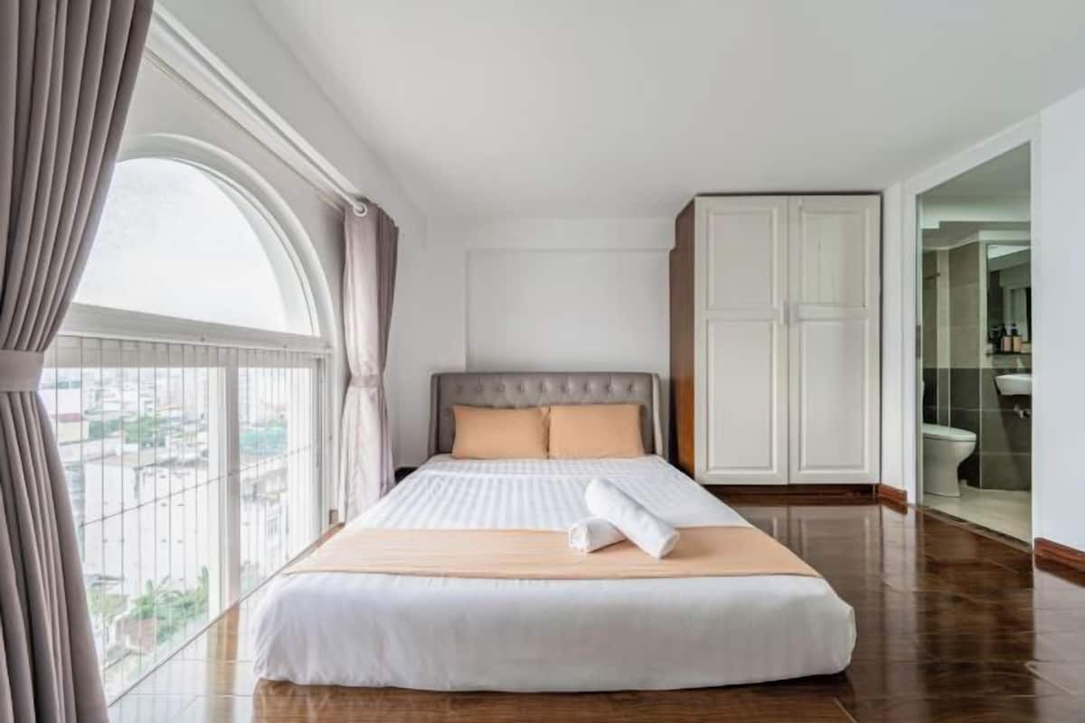 1 bedroom, Egyptian cotton sheets, premium bedding, minibar