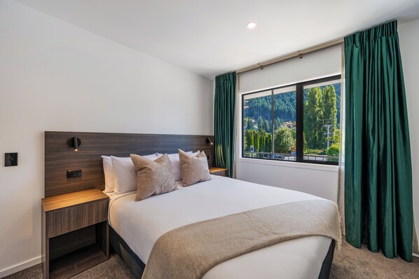 Luxury Suite, 1 Bedroom, Mountain View