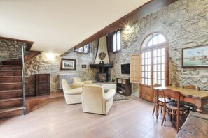 Living area - My Exclusive Italy - Spacious Villa with Private Pool & Garden near Chianti (Impruneta)