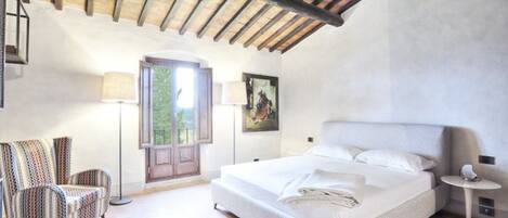6 bedrooms, WiFi, bed sheets