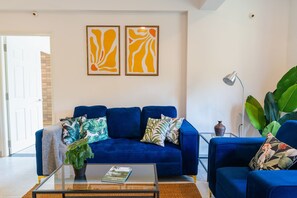 Deluxe Apartment | Private kitchen | Full-size fridge, microwave, stovetop, cookware/dishes/utensils - Mona Collective at Serenova (Calangute)