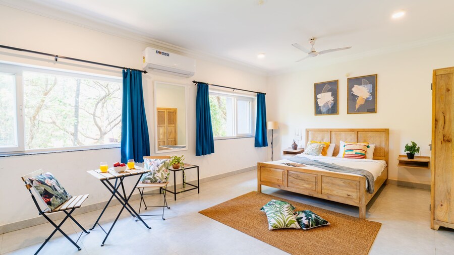 Mona Collective at Serenova