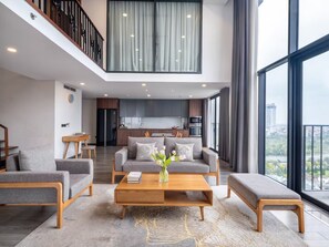 Appartement Supérieur, 2 chambres, cuisine, vue ville | Coin séjour