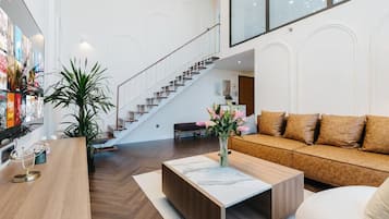 Superior Apartment, 2 Bedrooms, Kitchen, City View | Living area