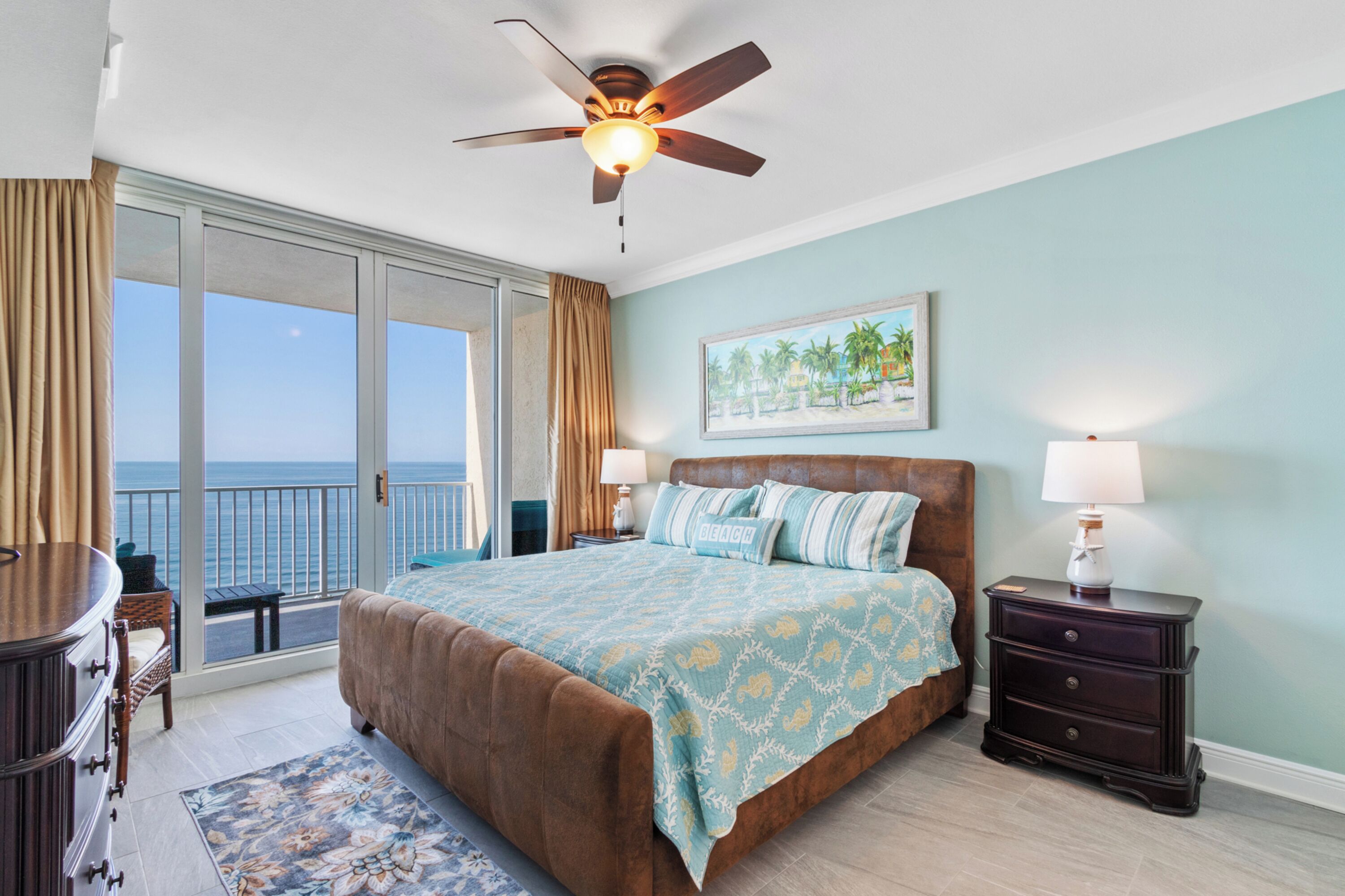 特色公寓式客房, 3 间卧室, 阳台, 海滩景观 | 3 多间卧室、特色装修、特色家居、熨斗/熨衣板