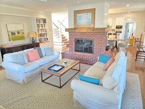 Smart TV, fireplace, stereo, offices