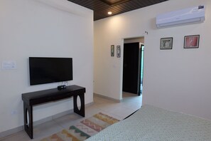 4 chambres, bureau, Wi-Fi, draps fournis