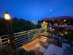 Terrace/patio - Dehradun Paradise Inn Villa: In fabulous Dehradun. Enjoy your stay (Dehradun-)