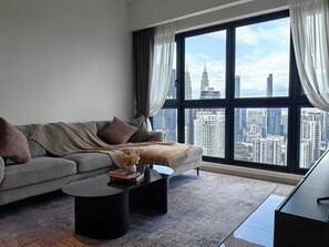 Smart TV - TRX AGILE Bukit Bintang KL Pavillion Two Bedroom ID Design Suites with KLCC View (Kuala Lumpur)
