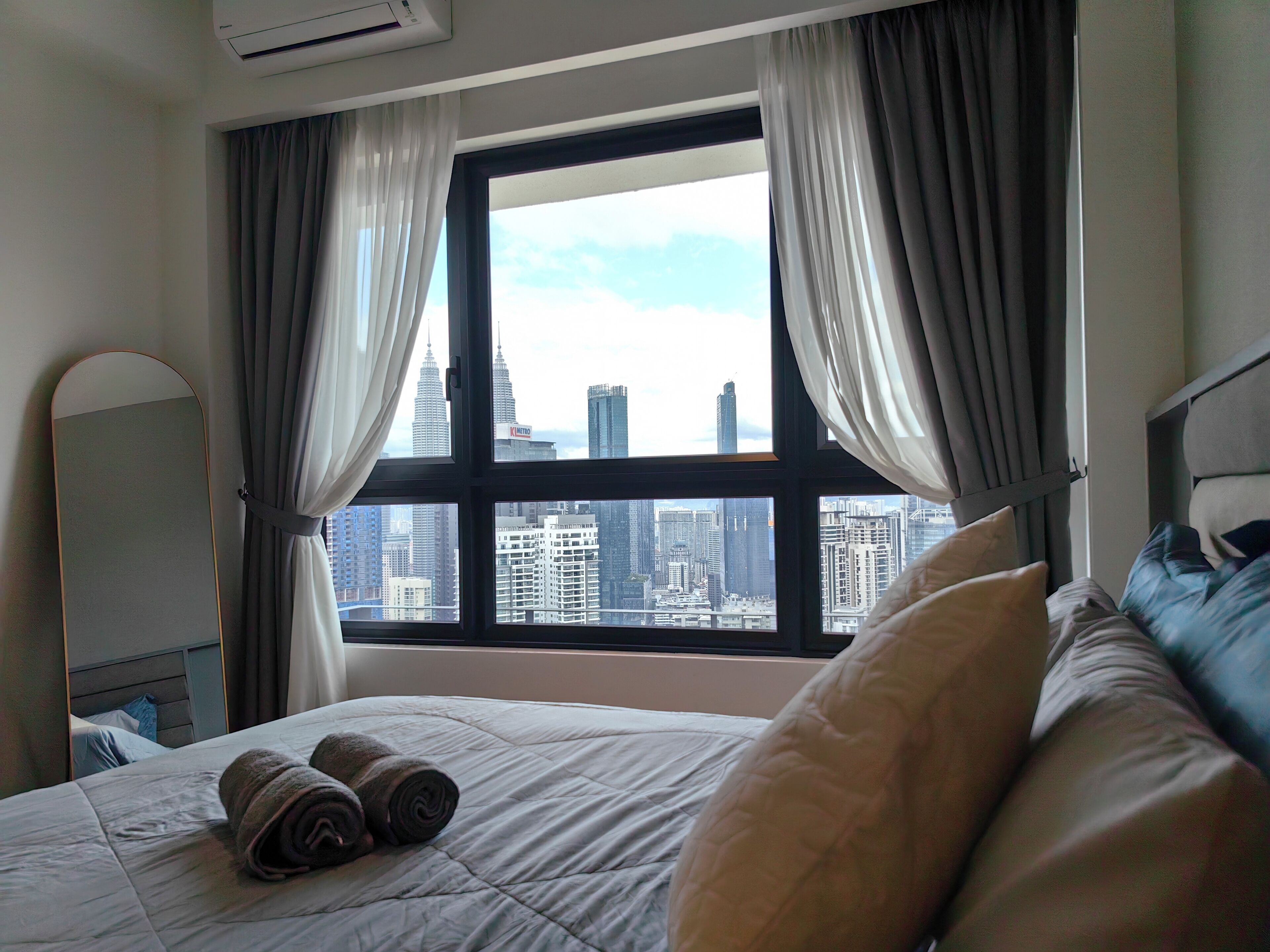 2 chambres, fer et planche à repasser, Wi-Fi, draps fournis