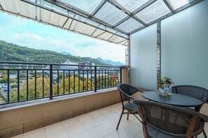 Superior-Zweibettzimmer, Hügelblick | Blick auf die Berge