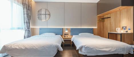 Superior-Zweibettzimmer, HĂŒgelblick | Schreibtisch, laptopgeeigneter Arbeitsplatz, kostenloses WLAN