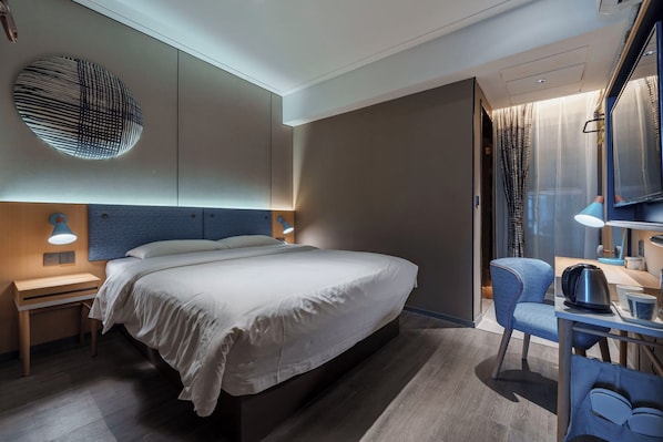 Standard Double Room, Non Smoking | Desk, laptop workspace, free WiFi - Home Inn Zhangjiajie (Zhangjiajie)