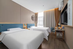 Standard Twin Room, Non Smoking | Desk, laptop workspace, free WiFi - Home Inn Zhangjiajie (Zhangjiajie)