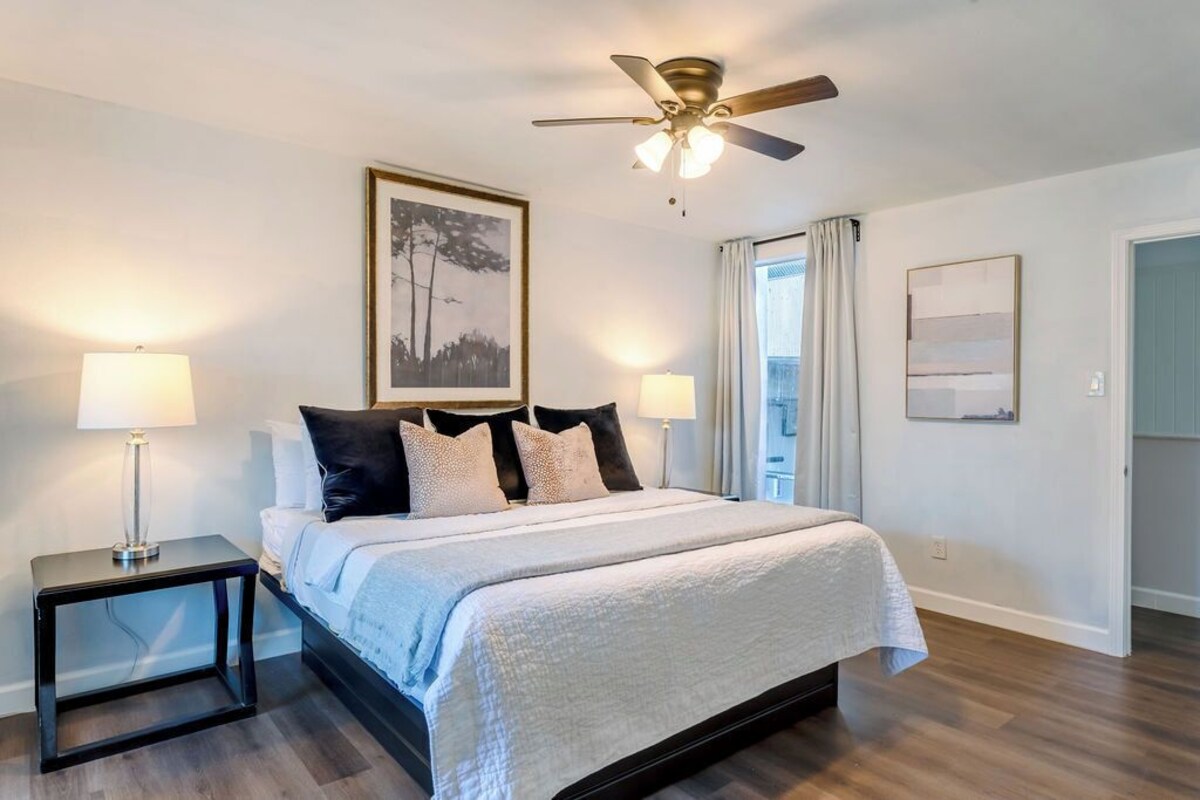 Photo 3 of 3BR The Montrose Collective F! Steps to Food & Fun