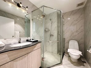 Superior Apartment, 3 Bedrooms, Kitchen, City View | Bathroom | Combined shower/bathtub, hair dryer, towels, toilet paper - Skyline Tower - Service Apartments (Hanoi)
