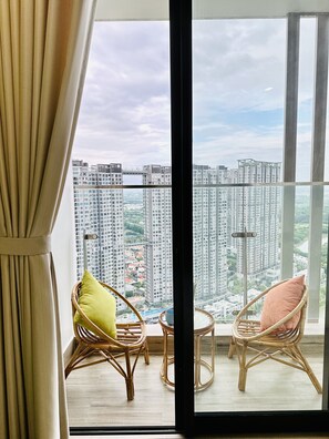 City view - Sol Forest Ecopark Apartments (Van Giang)