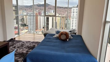 1 chambre, fer et planche Ă  repasser, Wi-Fi, draps fournis