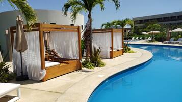 2 albercas al aire libre