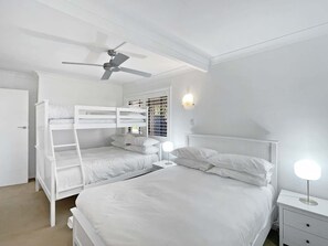 4 dormitorios, tabla de planchar con plancha, wifi y ropa de cama